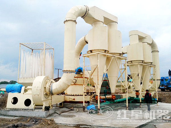 雷蒙磨粉機(jī)客戶(hù)現(xiàn)場(chǎng)