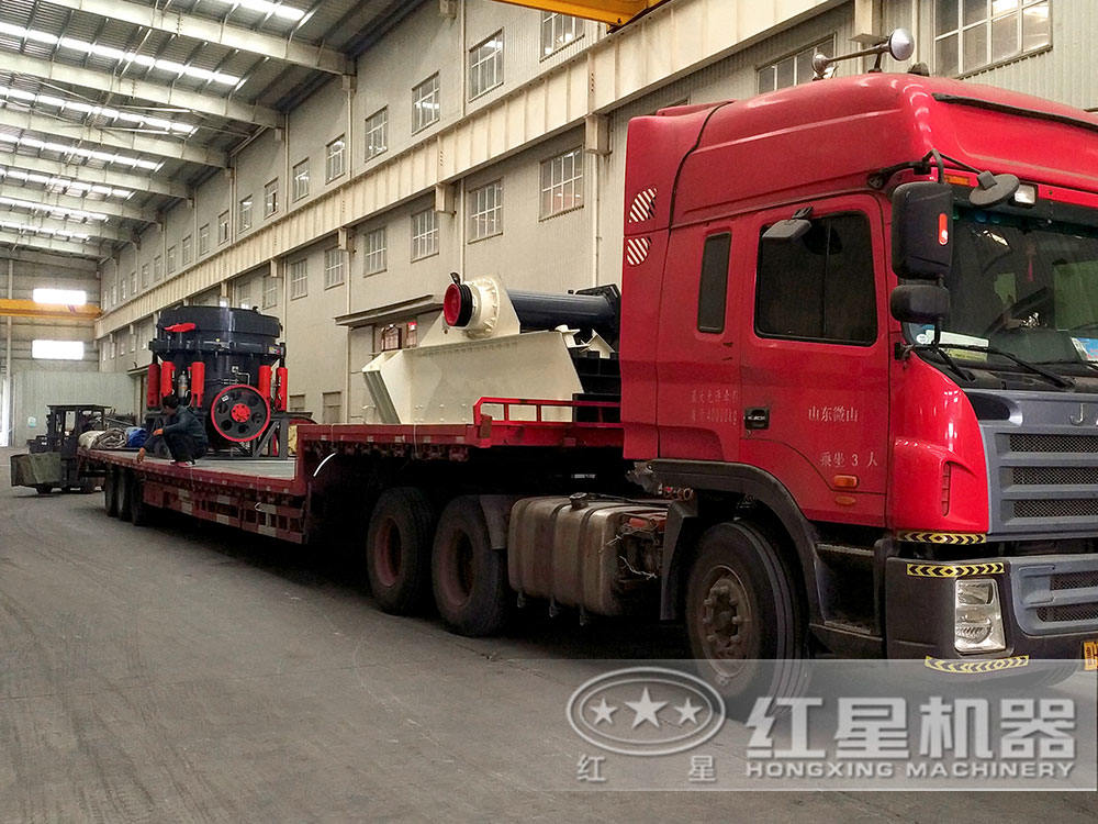 時(shí)產(chǎn)300噸砂石料生產(chǎn)線發(fā)貨現(xiàn)場(chǎng) 時(shí)產(chǎn)300噸砂石料生產(chǎn)線發(fā)貨現(xiàn)場(chǎng)