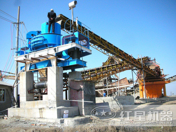 制砂機(jī)作業(yè)現(xiàn)場(chǎng)