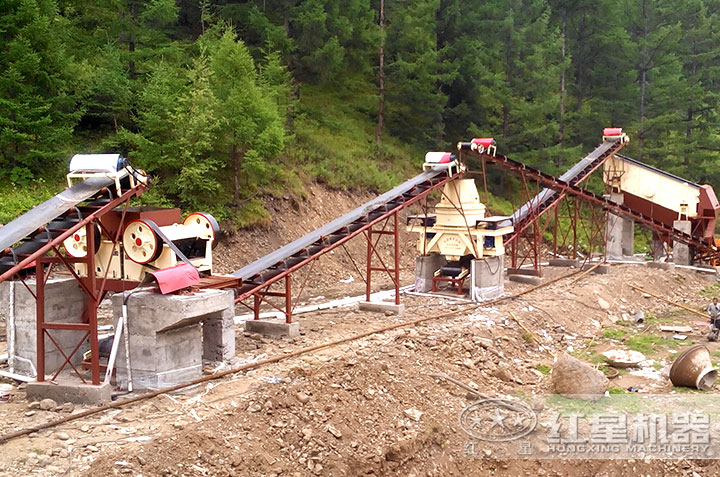 制砂生產(chǎn)線作業(yè)現(xiàn)場(chǎng) 制砂生產(chǎn)線作業(yè)現(xiàn)場(chǎng)